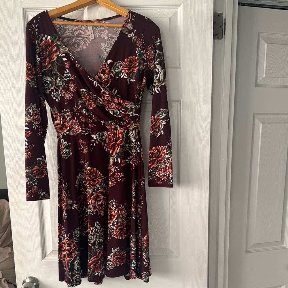Gilli Red Fit and Flare Midi Dress V-Neck Long Sleeve